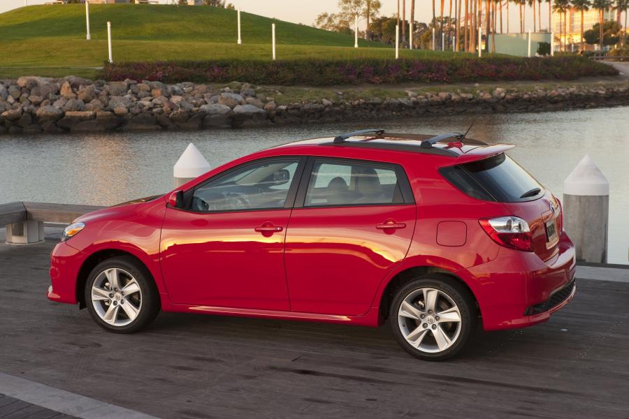  Toyota Matrix 2011 года  (фото 15 из 38)